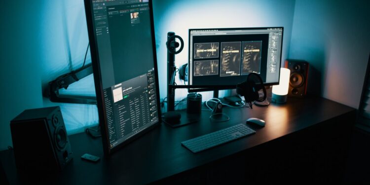 Choosing the Right Monitor Stand for Your Dual-Screen Setup