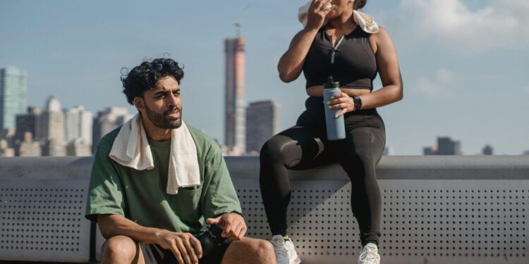 Ideal Electrolyte Drinks for Athletes: RDs Explains How to Choose The Right One