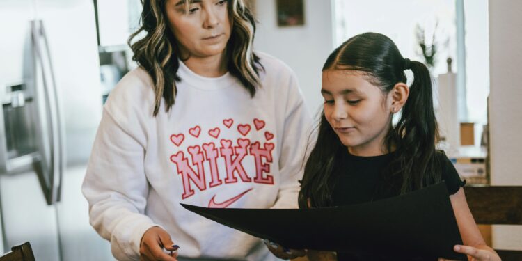 Family Digital Safety 2026: Parental Controls, Location Sharing, and Data Limits